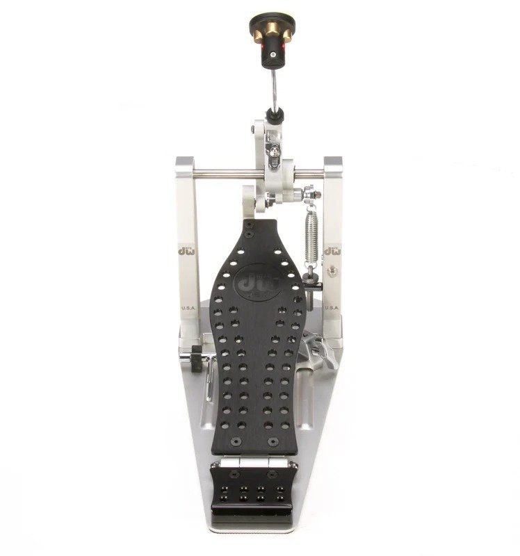 imgi_44_DWCPMDDBK_r01_c01.jpg DW MFG Series Machined Direct Drive Single Pedal w/ Bag, Black Edition
