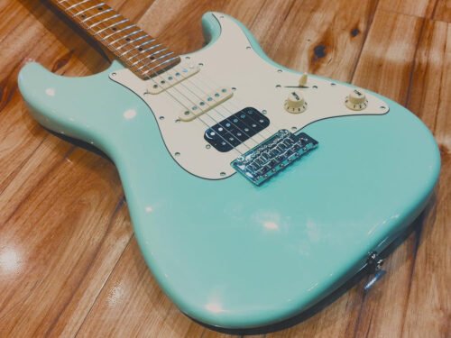 6a704a47aa3e69b895008b64cfb53fa502187da741e3148064f5a.jpg JS400 SFG Strat Guitar, HSS Alnico pickups, solid basswood body, 22 frets roasted maple neck, 2 point tremolo