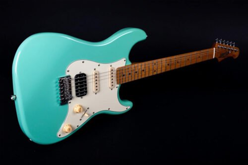6a704a4a49878e7a23210061543d3991e3fb1b3955c9016d44922.jpg JS400 SFG Strat Guitar, HSS Alnico pickups, solid basswood body, 22 frets roasted maple neck, 2 point tremolo