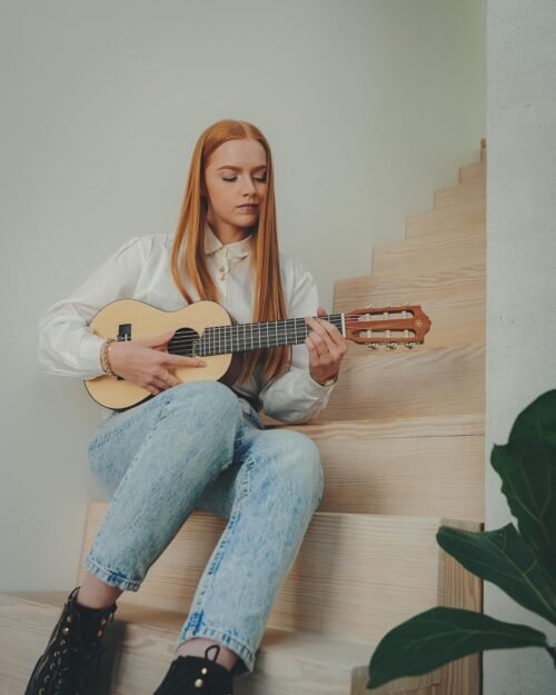 Yamaha GL1 Guitalele Micro Guitar - Natural