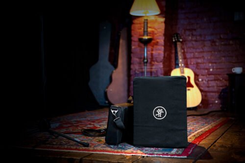 Mackie SRM-Flex - included carry bag and protective cover Mackie SRM-FLEX Portable 1300W Column PA System