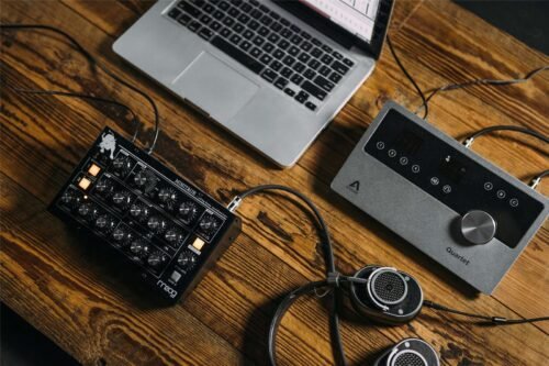 Moog Minitaur - in a desktop studio setup Moog MiniTaur Rev.2.0 Synthesizer