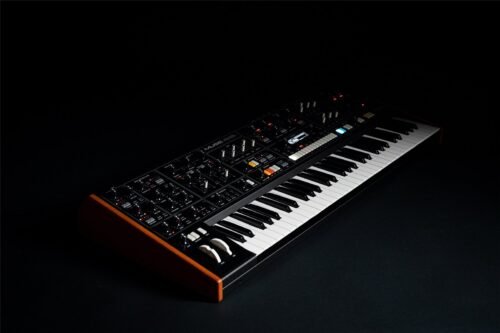 Moog Muse 8-voice Bitimbral Polyphonic Analog Synthesizer