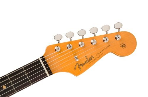 Fender American Vintage II 1961 Stratocaster 3-Color Sunburst - headstock front Fender American Vintage II 1961 Stratocaster 3-Color Sunburst - headstock front