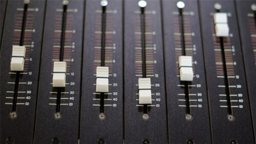 Wolff Audio Console ST 32 - 100 mm faders close-up