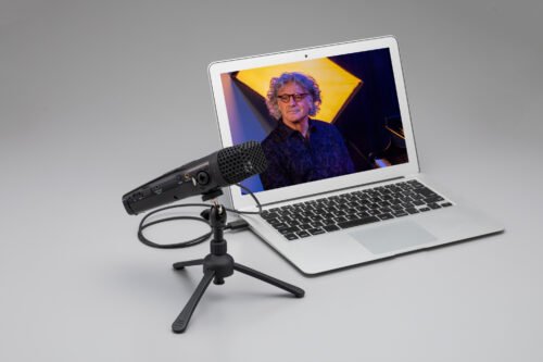 Zoom M4 MicTrak - product view Zoom M4 MicTrak 4-Track Filed and Music Recorder